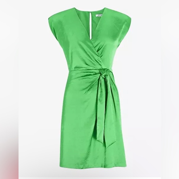 Express Faux wrap dress - Picture 8 of 8